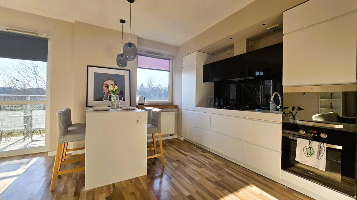 Apartstars - Raginisa #1 *